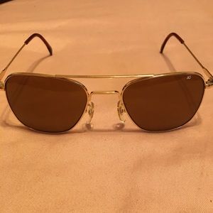 American Optical aviator sunglasses unisex w/ box